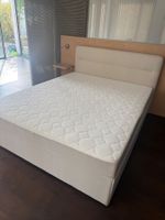 Doppelbett mit Matratze hellbeige Zustand neu