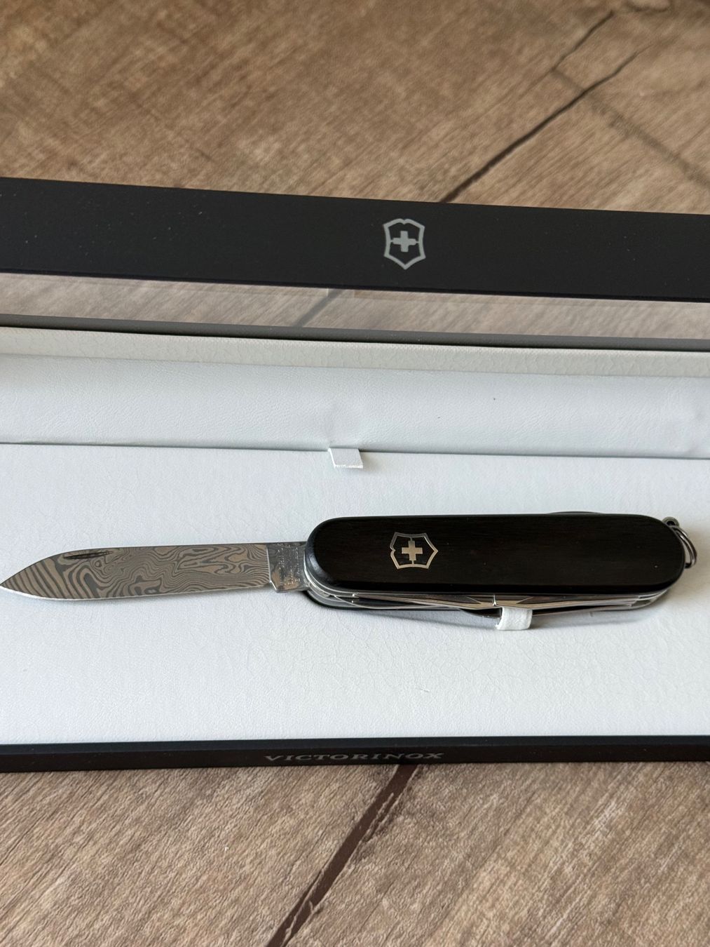 Victorinox Coltelli tascabile: Victorinox Damast 2010 2011 2012 – Nuovo (secondo la descrizione) da Wahlen b. Laufen venduto da MIG-25 3