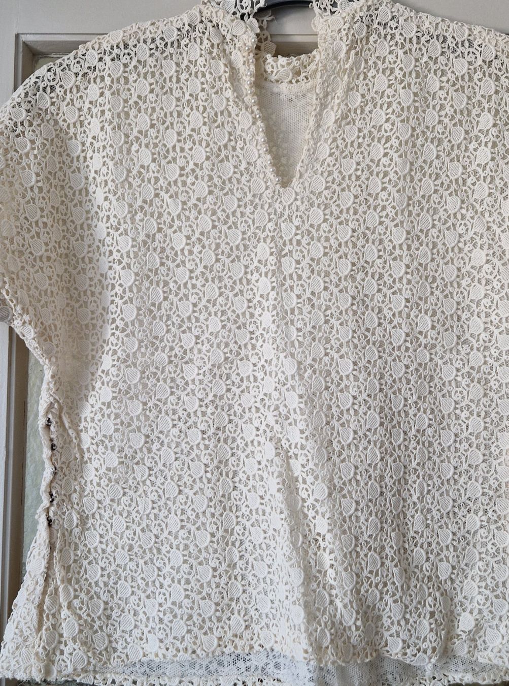 Blusen: Elegante Spitzenbluse, Creme, Gr. S, Perlenknöpfe – Gebraucht aus Bern von Antikbatik 8