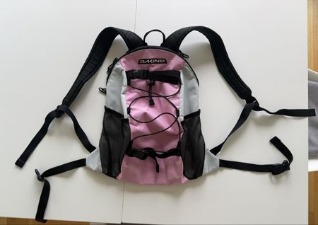 Dakine Rucksack pink mit Bauchgurt