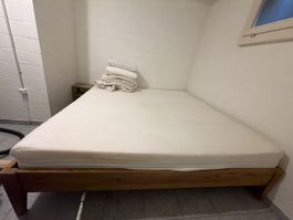 Echtholz Bett 200x200
