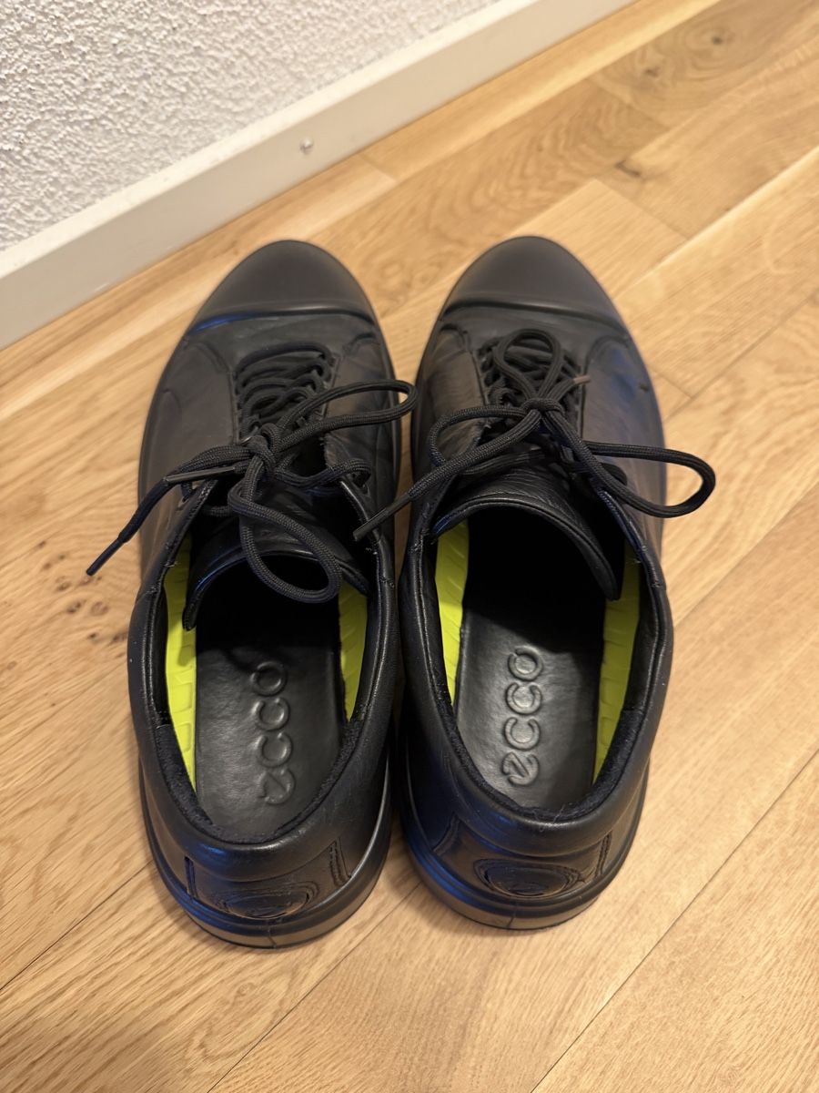 Ecco Scarpe da uomo: Ecco leather sneakers – Nuovo (secondo la descrizione) da Zug venduto da pav_q5f7 2