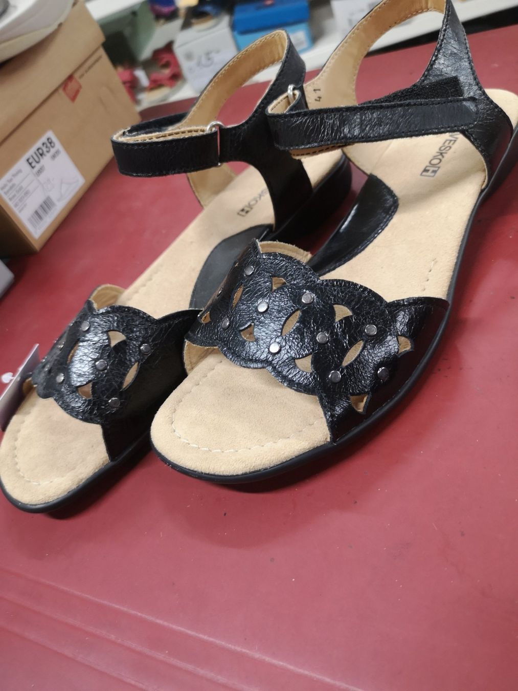 Helvesko Damenschuhe: Helvesko – Neu und originalverpackt aus Möhlin von Highwaytom