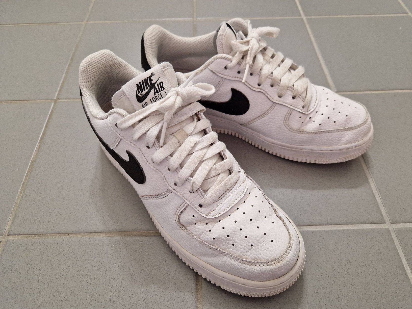 Nike Scarpe da uomo: Nike Air Force 1, Grösse 42, Top Zustand – Usato da Winterthur venduto da Pumba_8400