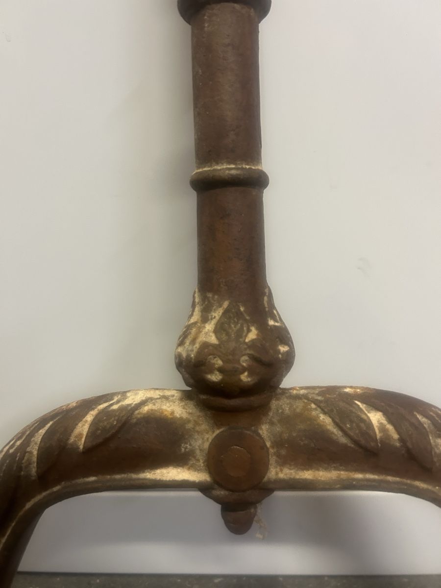 Altri mobili d'antiquariato: Tischbeine Guss – Usato da Wangen ZH venduto da Brihint 3