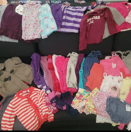 BD: 1xBananenkiste= 65 Teile Mädchen Kleiderpaket Gr. 74/80