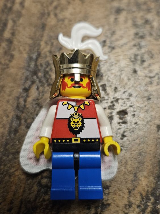 Lego Baukästen: lego figurine castle cas060 Royal Knights  (rare) – Gebraucht aus Confignon von Ecrofigs
