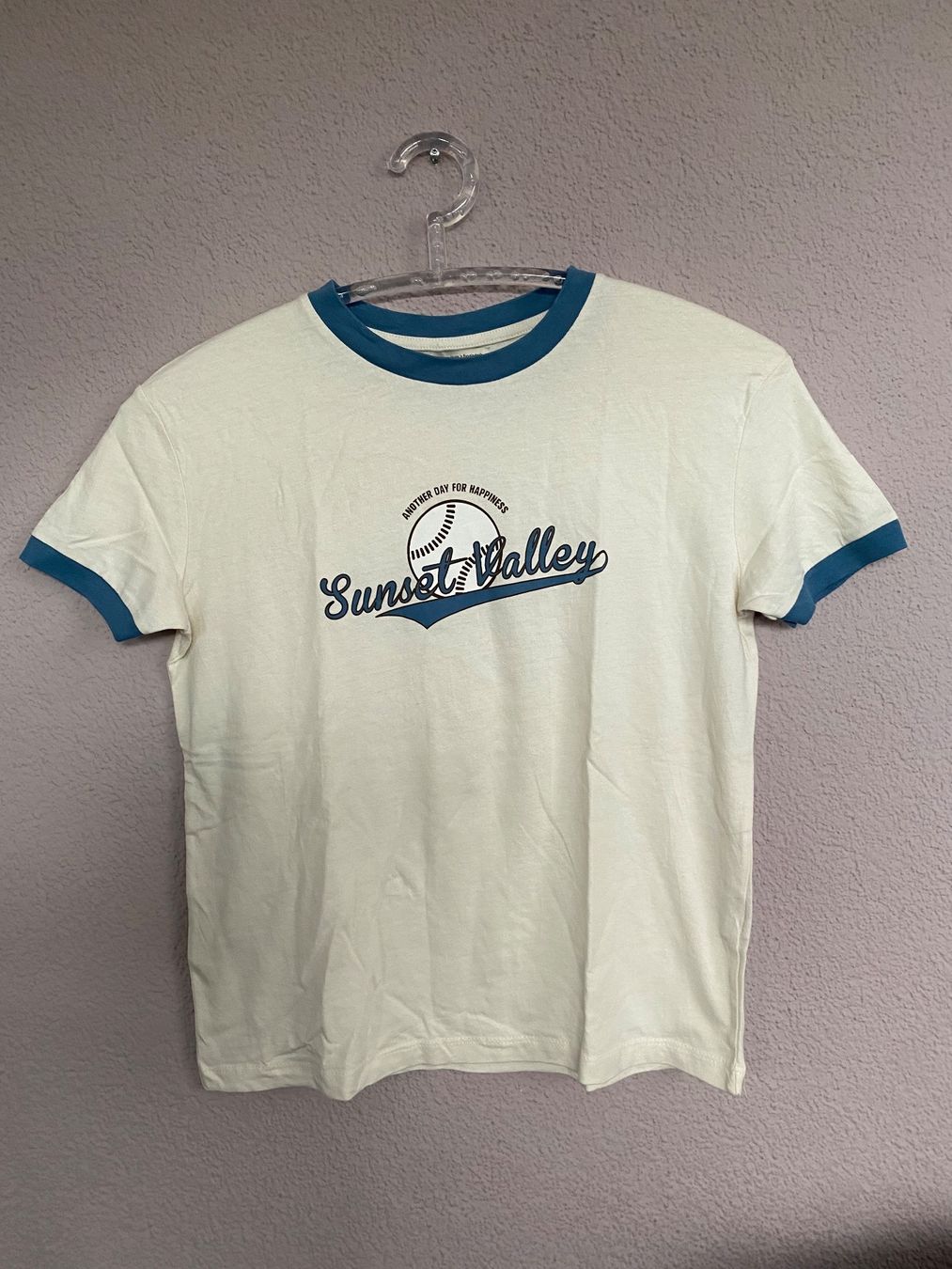 T-shirt: T-Shirt Pull & Bear – Nuovo (secondo la descrizione) da Huttwil venduto da mandala123