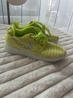 NIKE ROSHE RUN NEON NOPPEL NEU GR 38