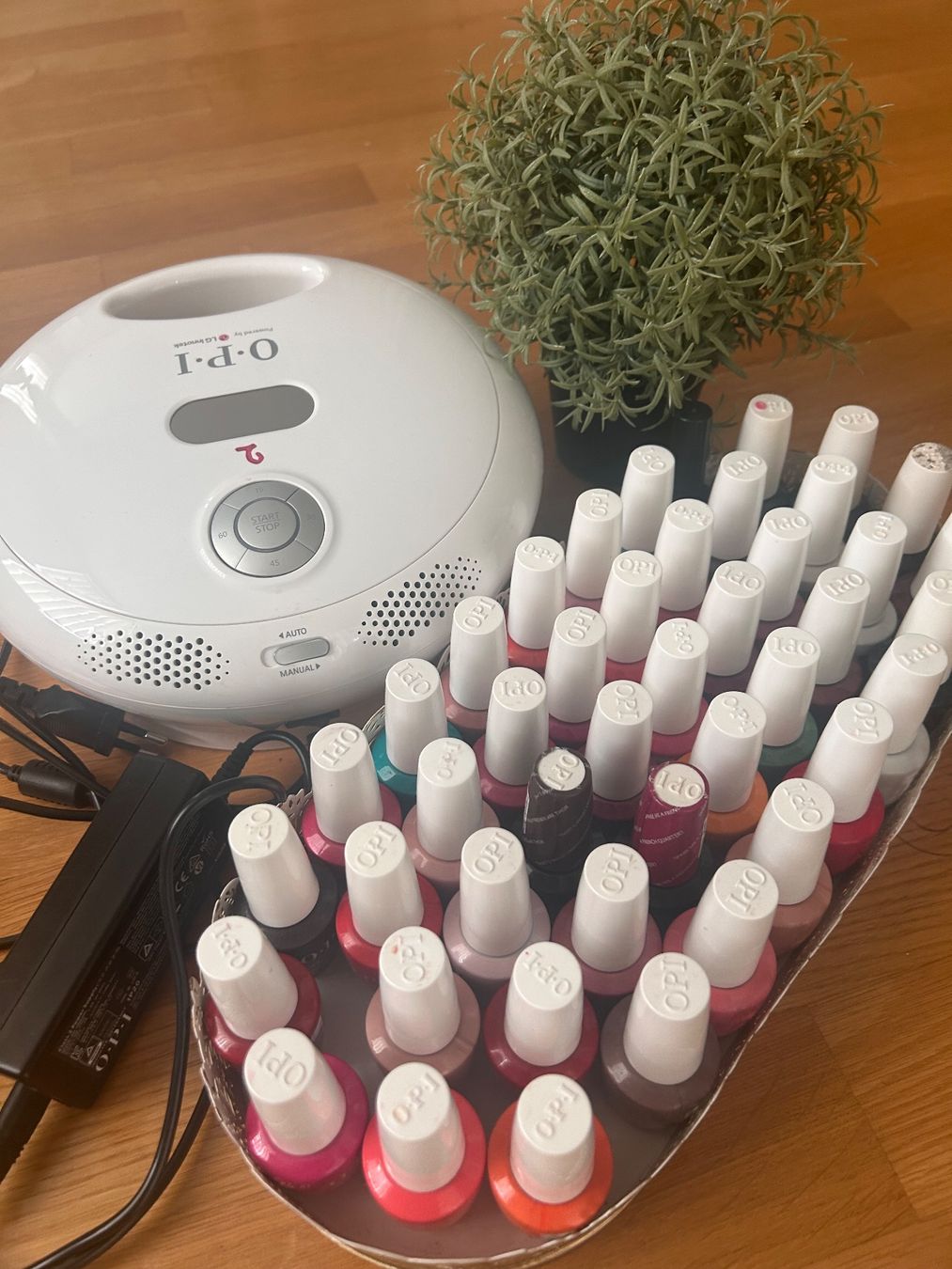 Smalto per unghie: OPI Gel Nagellack Set mit Lampe gebraucht – Usato da Meilen venduto da lounge02