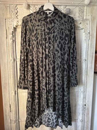 Kleid mit Leopardenmuster Grösse S von Apricot