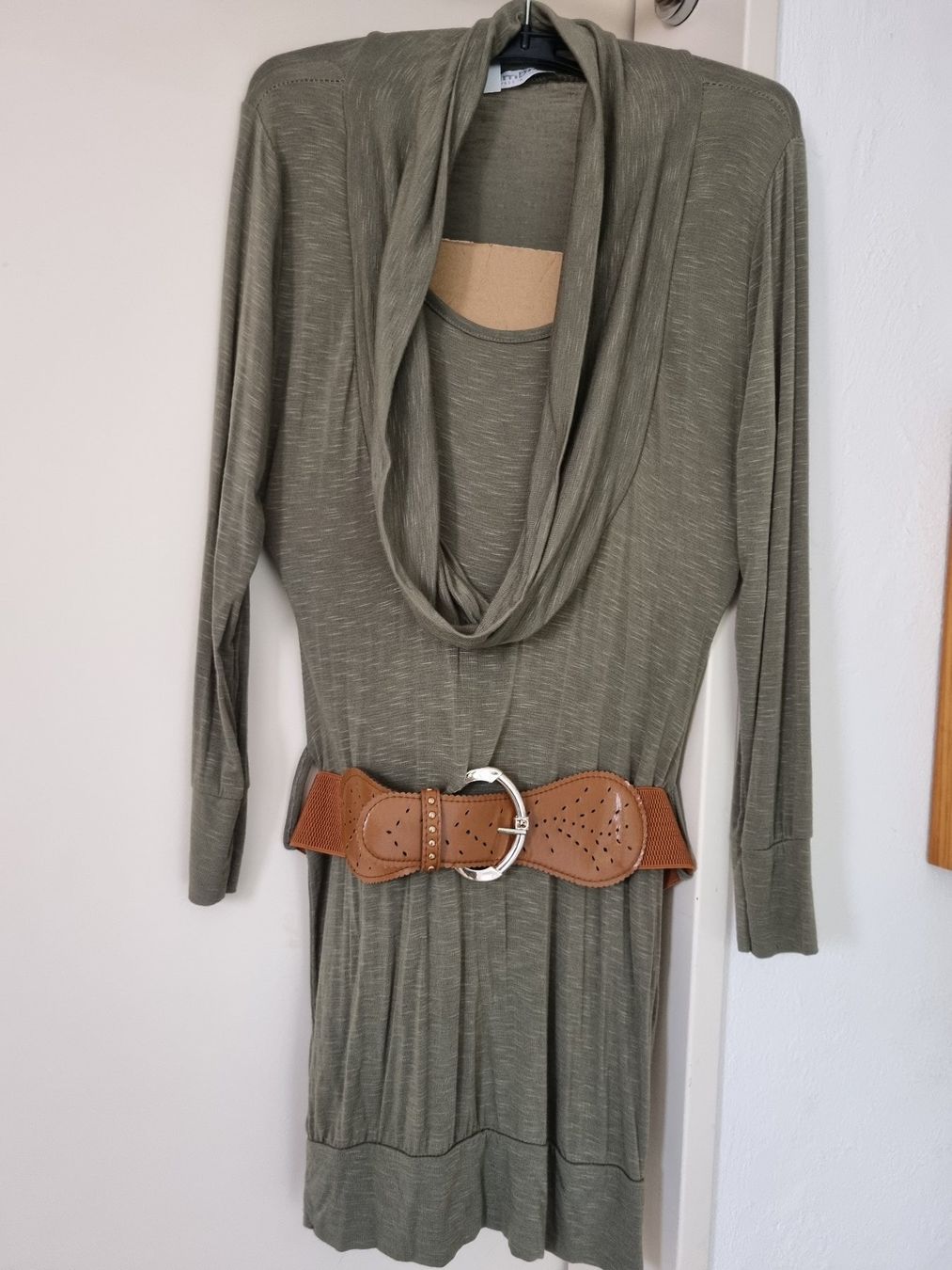 Blusen: Shirt,  Bluse, Tunika mit Gürtel Gr. M, Olive – Neu und originalverpackt aus geroldswil von Gumball1