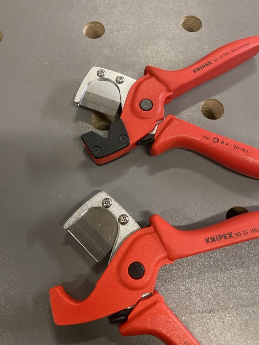 Knipex Tutti gli attrezzi: Knipex Rohrschneider ab 1.- – Usato da Wabern venduto da HK-Design 1