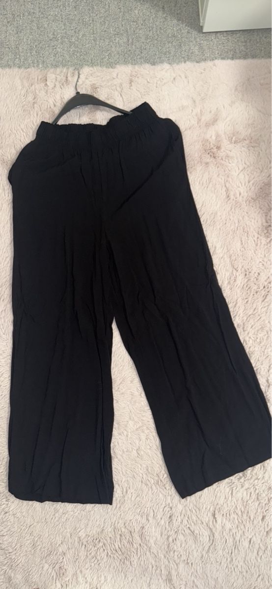 H&M Hosen: Schwarze Stoffhose – Neu (gemäss Beschreibung) aus Benglen von Shamily