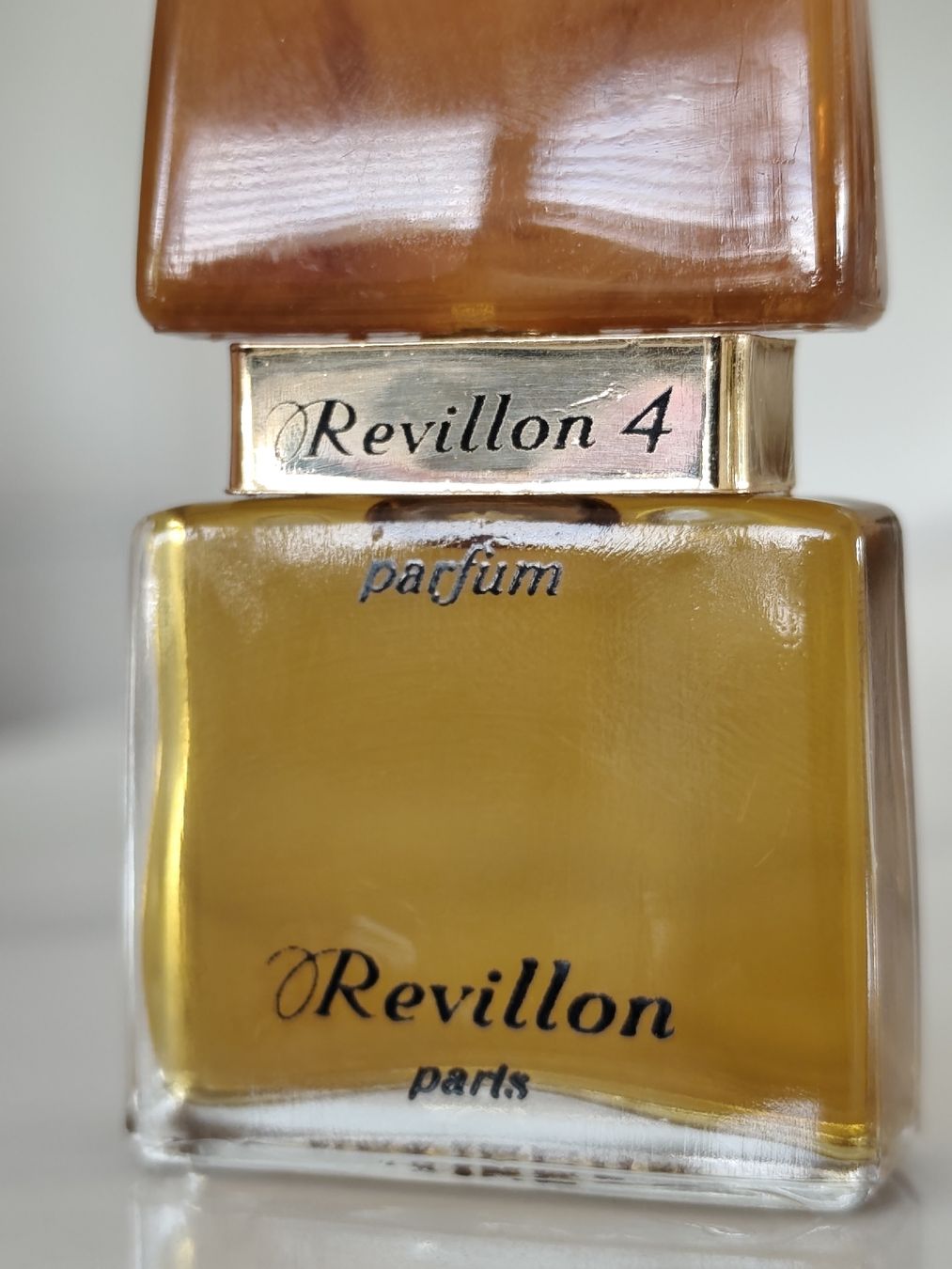 Profumi & Eau de Toilette: Parfume Revilon 4 / 7.5 ml – Nuovo (secondo la descrizione) da Männedorf venduto da Ursik_OnlineShop 2