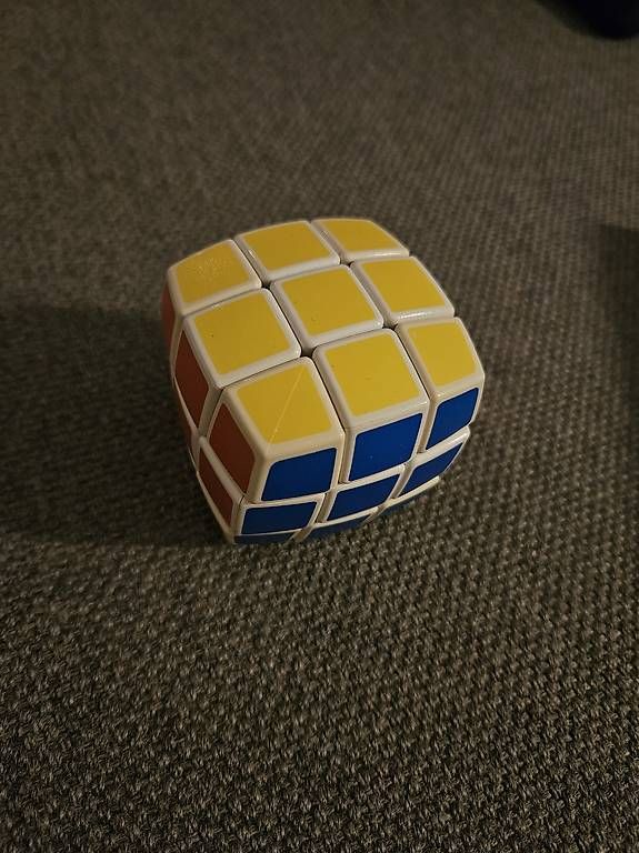 Spielzeuge: V-Cube Zauberwürfel gewölbt – Neu (gemäss Beschreibung) aus Herrenschwanden von marcavi