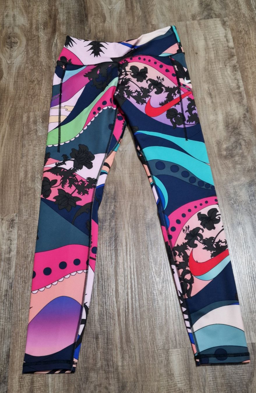 Nike Leggings: Nike Jogginghose – Neuf (Voir description) à Olten par papalbina