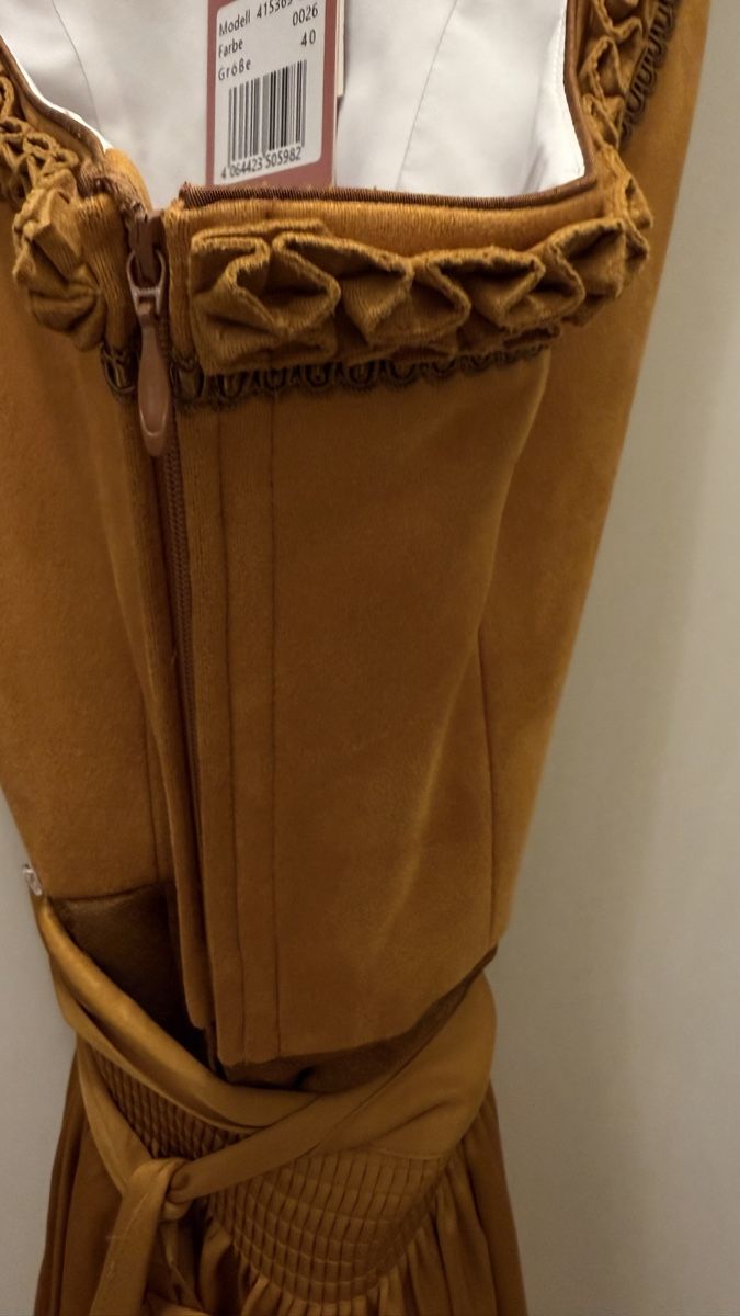 Costumi: Dirndl Krüger Gr. 40 NEU – Nuovo e nell'imballaggio originale da Künten venduto da Aswang 1