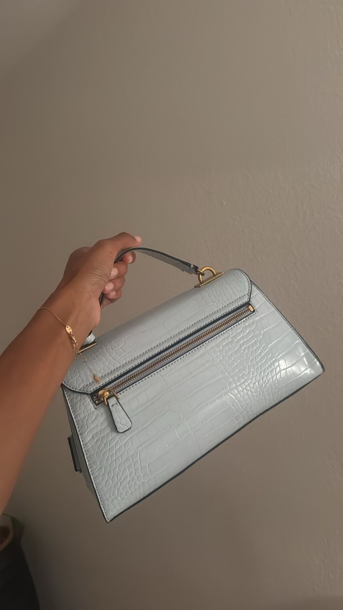 Guess Taschen für Damen: Vintage Guess Tasche – Neu (gemäss Beschreibung) aus Rüschlikon von val_2bzt 4