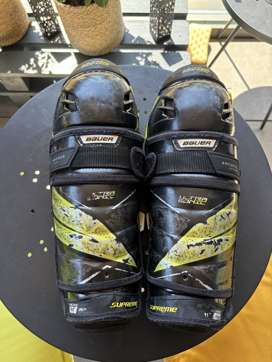 Bauer Protections: Bauer UltraSonic Schienbeinschoner – D'occasion à La Tour-de-Trême par ValGruyere