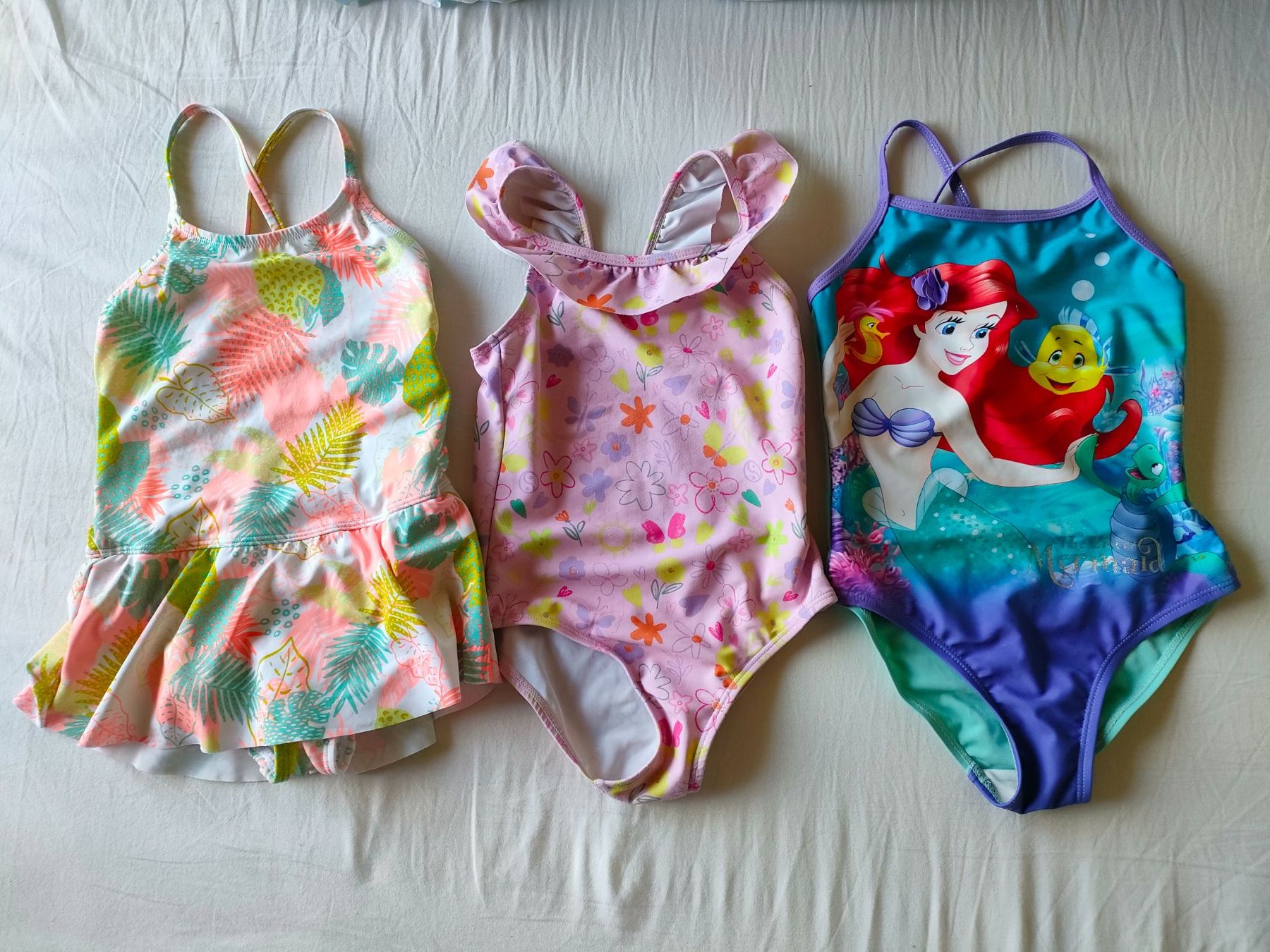 Costumi da bagno & Bikini: 3x Badeanzug, Grösse 104/110 – Usato da Oberentfelden venduto da Chanko
