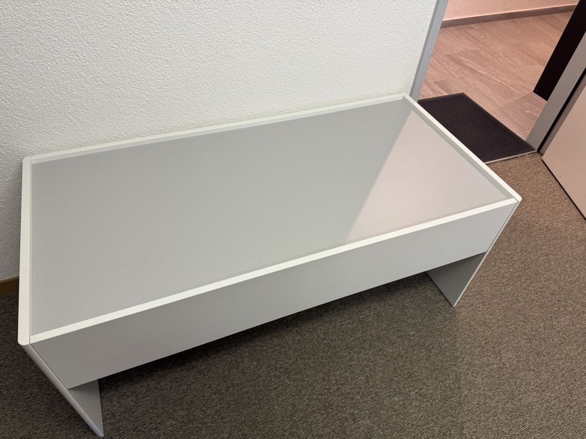 Tables: Ikea Spieltisch DUNDRA – D'occasion à Dübendorf par adb90