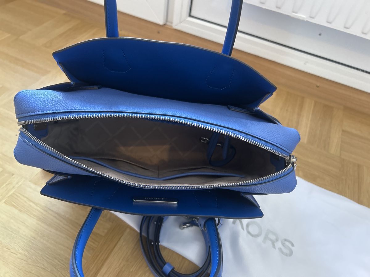 Michael Kors Sacs femmes: Sac Michael Kors bleu et blanc neuf – Neuf (Voir description) à Yverdon-les-Bains par Satim1 6