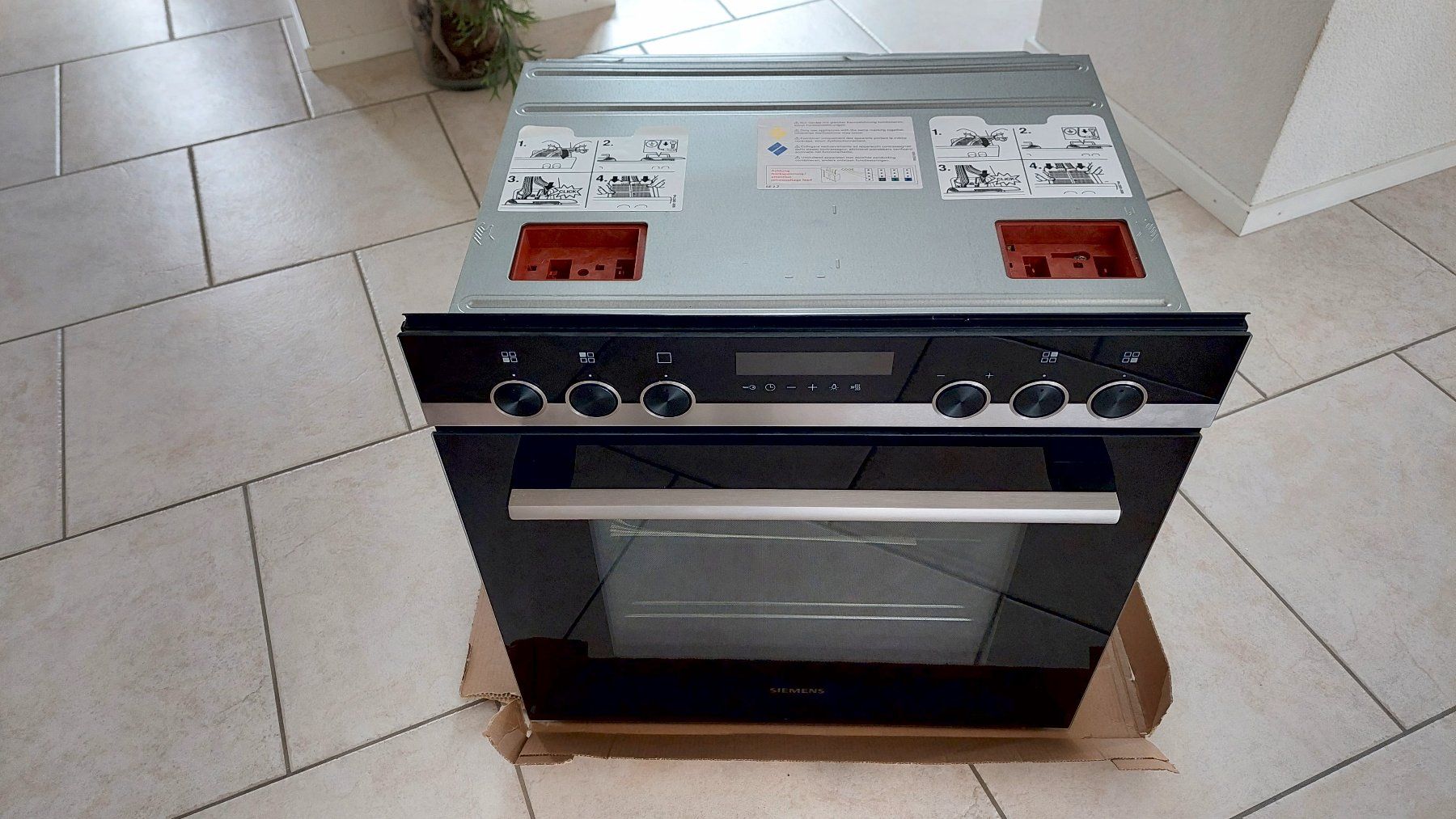 Siemens Cucine: Einbau-Herd neu, Siemens 60 cm – Nuovo (secondo la descrizione) da Wangen ZH venduto da kur_d8jc 1