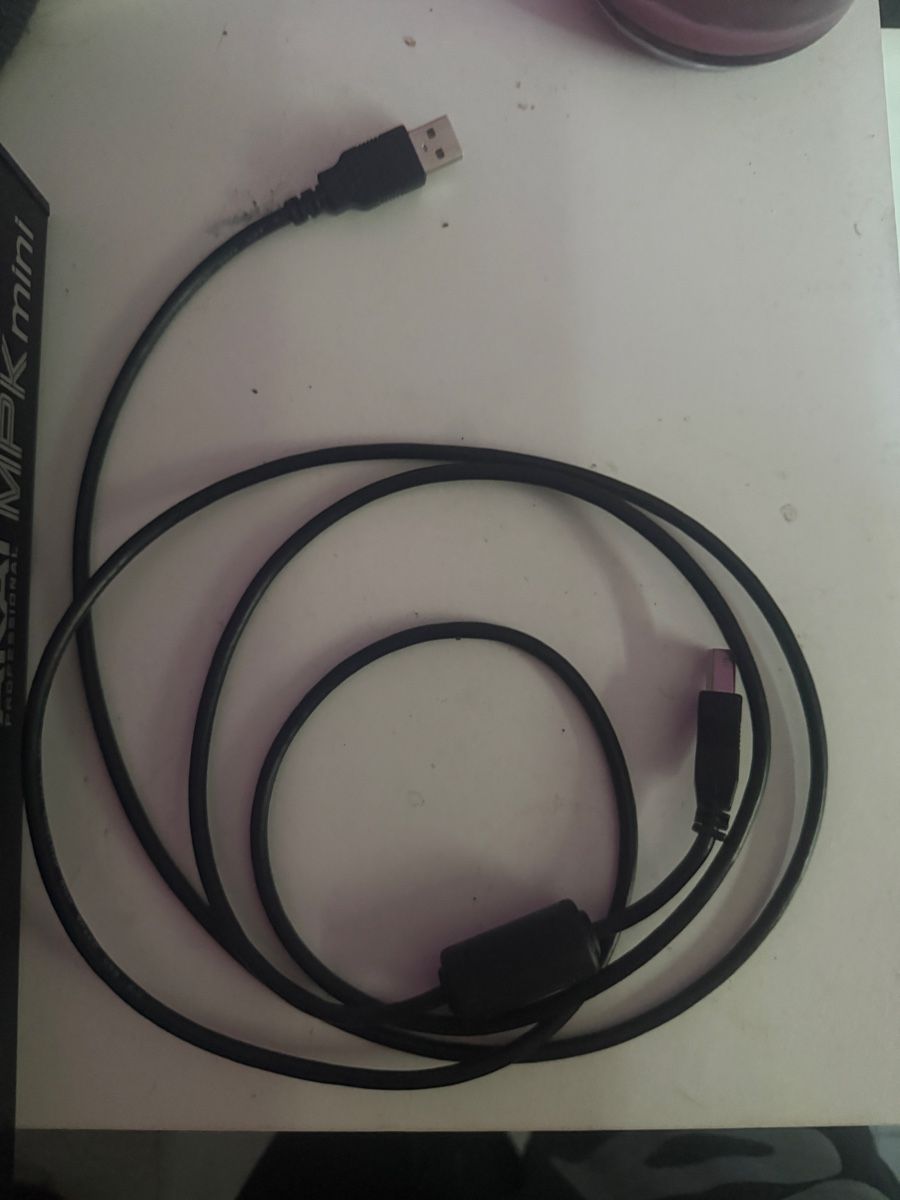 Akai Musikinstrumente: AKAI MPK mini Keyboard Controller mit USB Kabel gebraucht – Gebraucht aus Basel von le0003 2