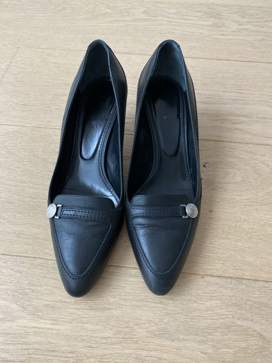 Bally Scarpe da donna: Elegant Bally Leather Pumps, Size 38EU – Usato da Vesenaz venduto da nat_mq8l