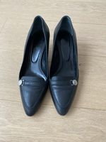Elegant Bally Leather Pumps, Size 38EU