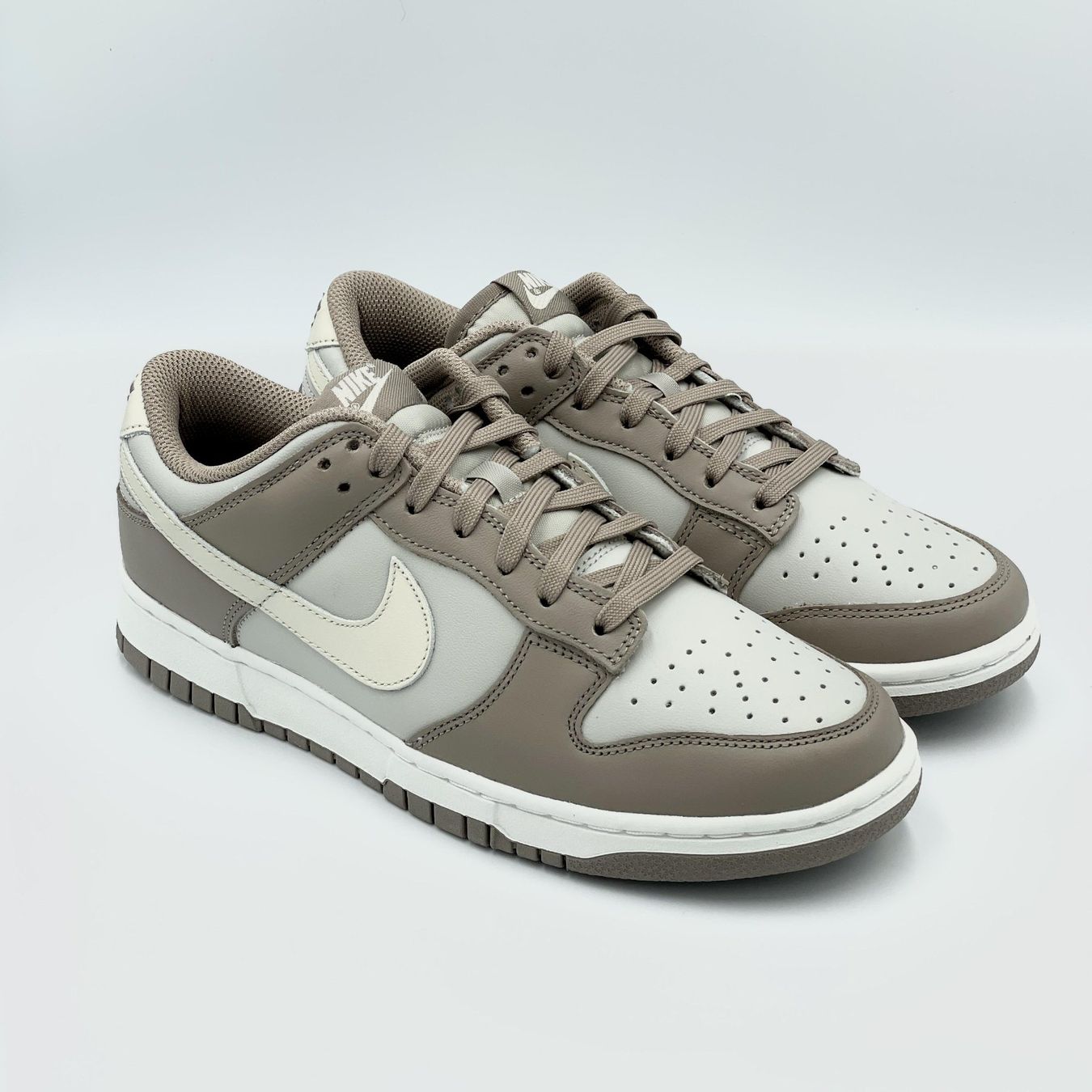 Nike Damenschuhe: Nike Dunk Low Bone Beige (W) EU 42.5 – Neu und originalverpackt aus Erlinsbach von sasneakers