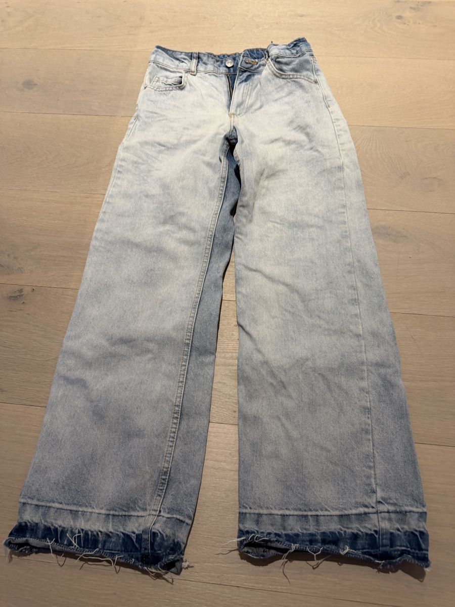 Zara Pantaloni: Zara Jeans 152 cm mit verstellbarem Bund – Nuovo (secondo la descrizione) da Wallisellen venduto da Nataschab0