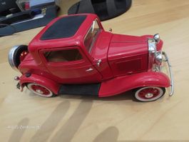 RoadSignature- Ford 3-Windows 1932 - DieCast metall - 1:18