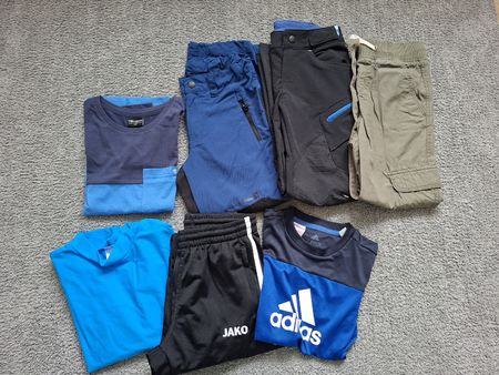 Kleiderpaket Sport und Wandern Jungen Gr. 128