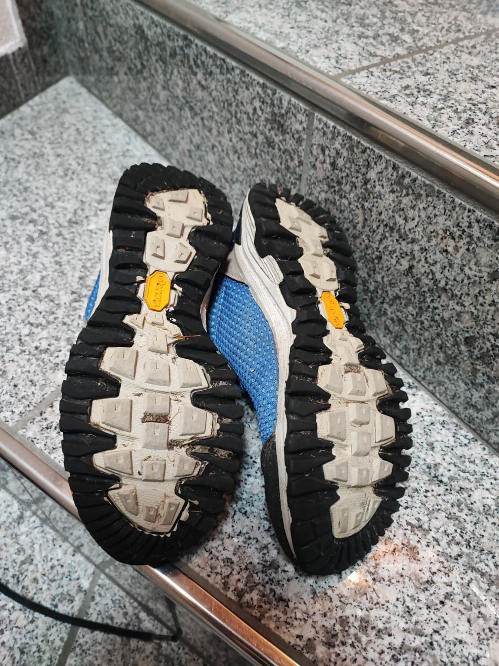 Scarpe per ragazzi: Trekkingschuhe  Grösse 37 – Usato da Grabs venduto da Margelchopf1 2