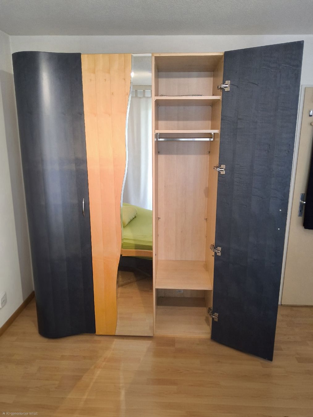 Armadi: Kleiderschrank 3-Türig – Usato da Basel venduto da Blaetz 2