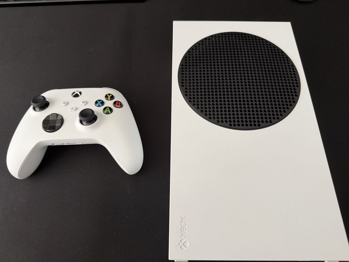 Microsoft Konsolen: Xbox Series S mit ein Weiss Controller  – Gebraucht aus Bülach von mitsuhashi 1