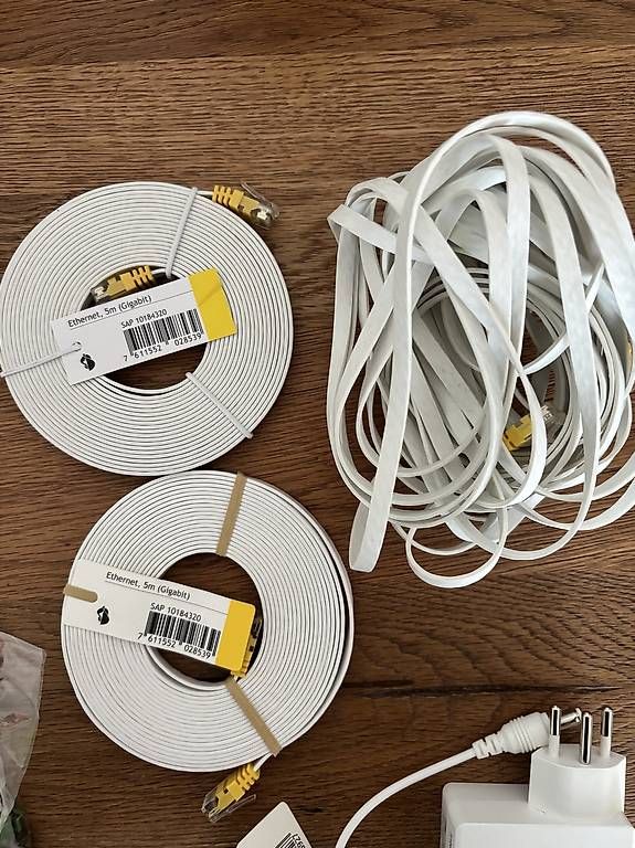Cavi: Sammlung Kabel und Elektrozubehör – Usato da Ennetbaden venduto da julija. 2