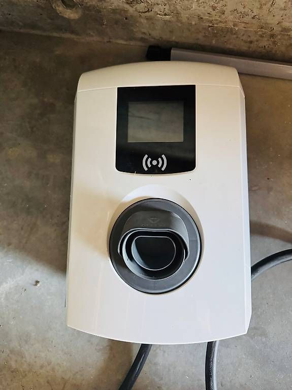 Caricabatterie: Alfen Wallbox Ladestation E-Auto RFID jg 2021 – Usato da Münchenstein venduto da fat.h