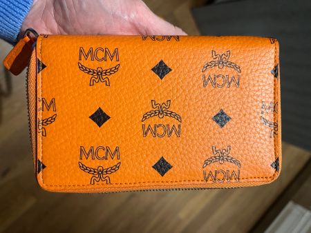 MCM Portemonnaie Zippy Orange Visetos Canvas