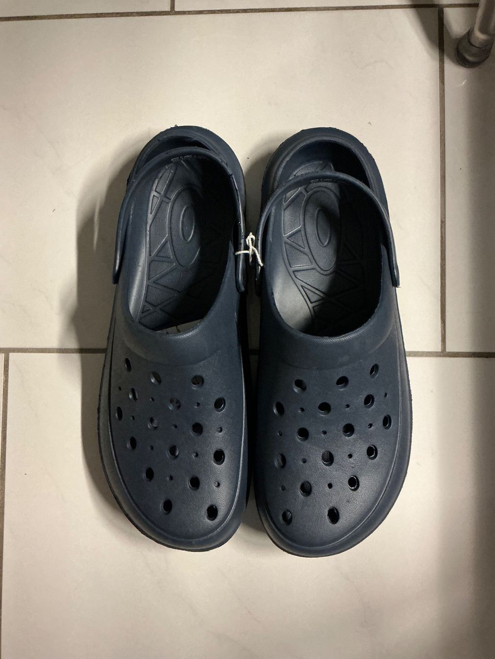 Herrenschuhe: Clocks Hausschuhe Gr.45 – Neu und originalverpackt aus Biel-Benken BL von Sahra1