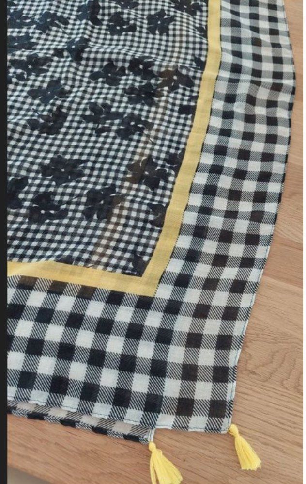 Foulards & écharpes: 2 Foulards – D'occasion à Adliswil par Boncoinsuisse 3