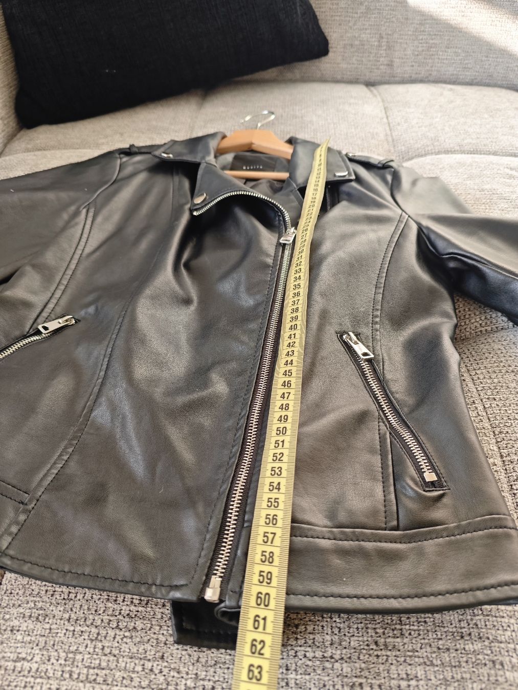 Giacche: Stylish Black Leather Jacket Mohito Gr. 40 – Nuovo (secondo la descrizione) da Zürich venduto da alu_dzr7 6