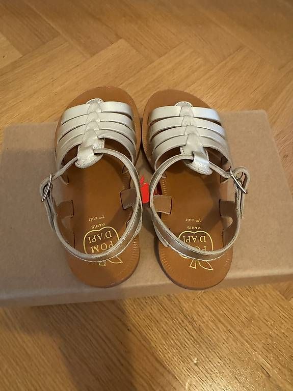Scarpe per ragazze: Pom dApi Paris Ledersandalen Gold Gr. 27 – Usato da Zürich venduto da JumaRiku 1