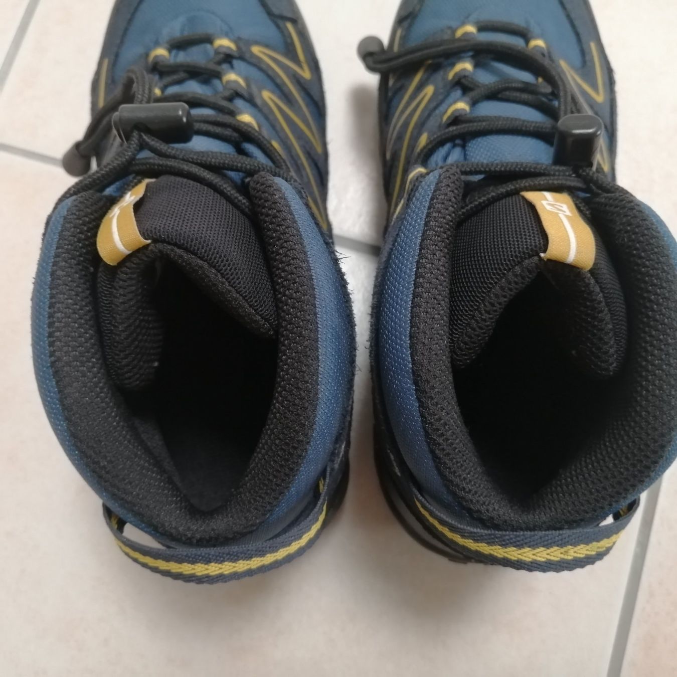 Salomon Scarpe da uomo: Salomon Schuhe fest Gr 35 – Usato da Henau venduto da AXAA 2