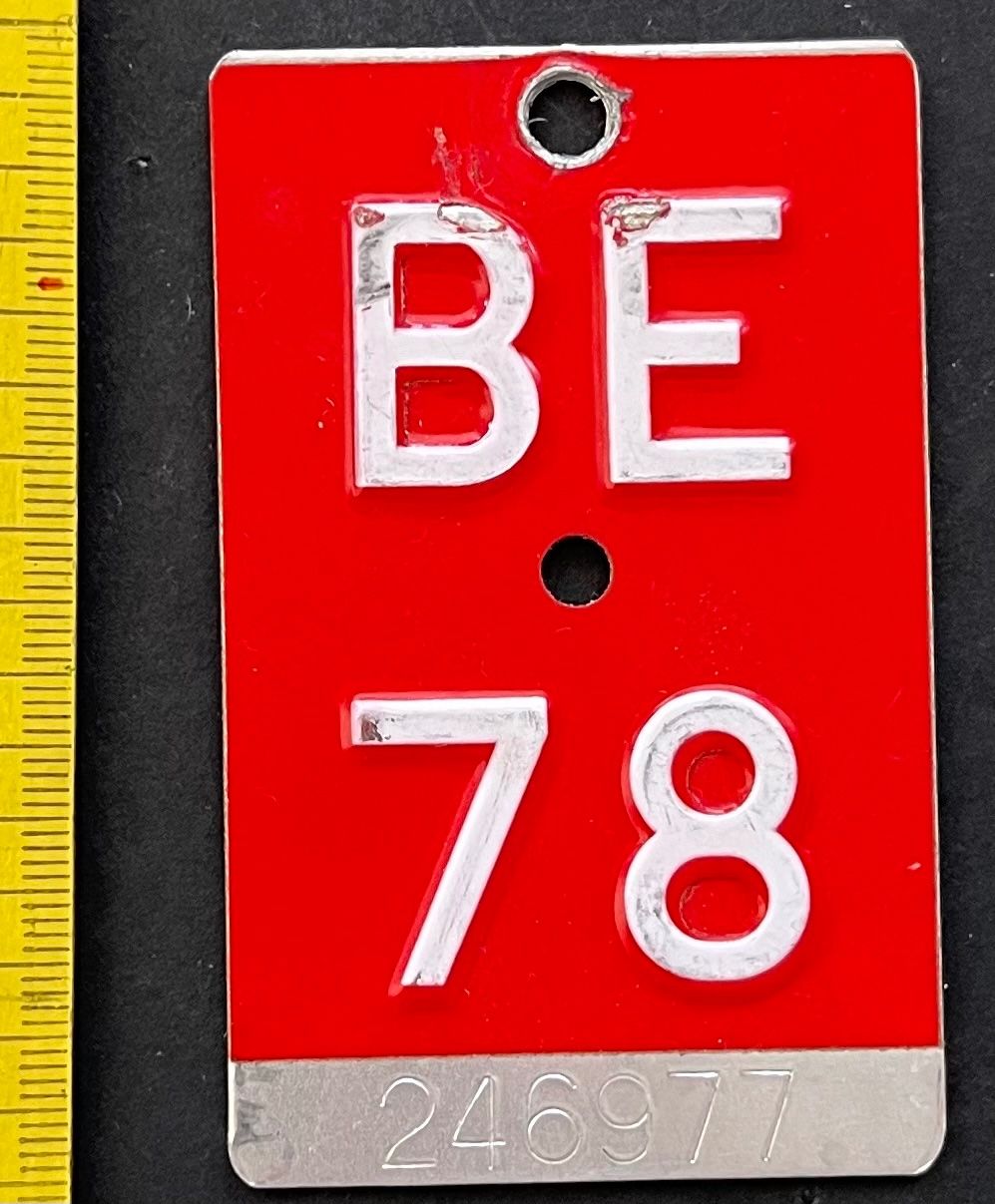 Insegne: Velonummer BE 78 / rot, weisse Schrift – Usato da Ostermundigen venduto da DaxKarten-75