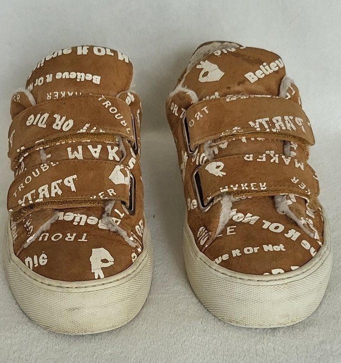 Scarpe per ragazzi: Coole Trend Sneaker mit Klettverschluss Gr. 40 – Usato da Bremgarten venduto da im02 2