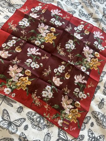 Kenzo Tuch Foulard Blumenmuster rot dunkelrot neu mit Etiket