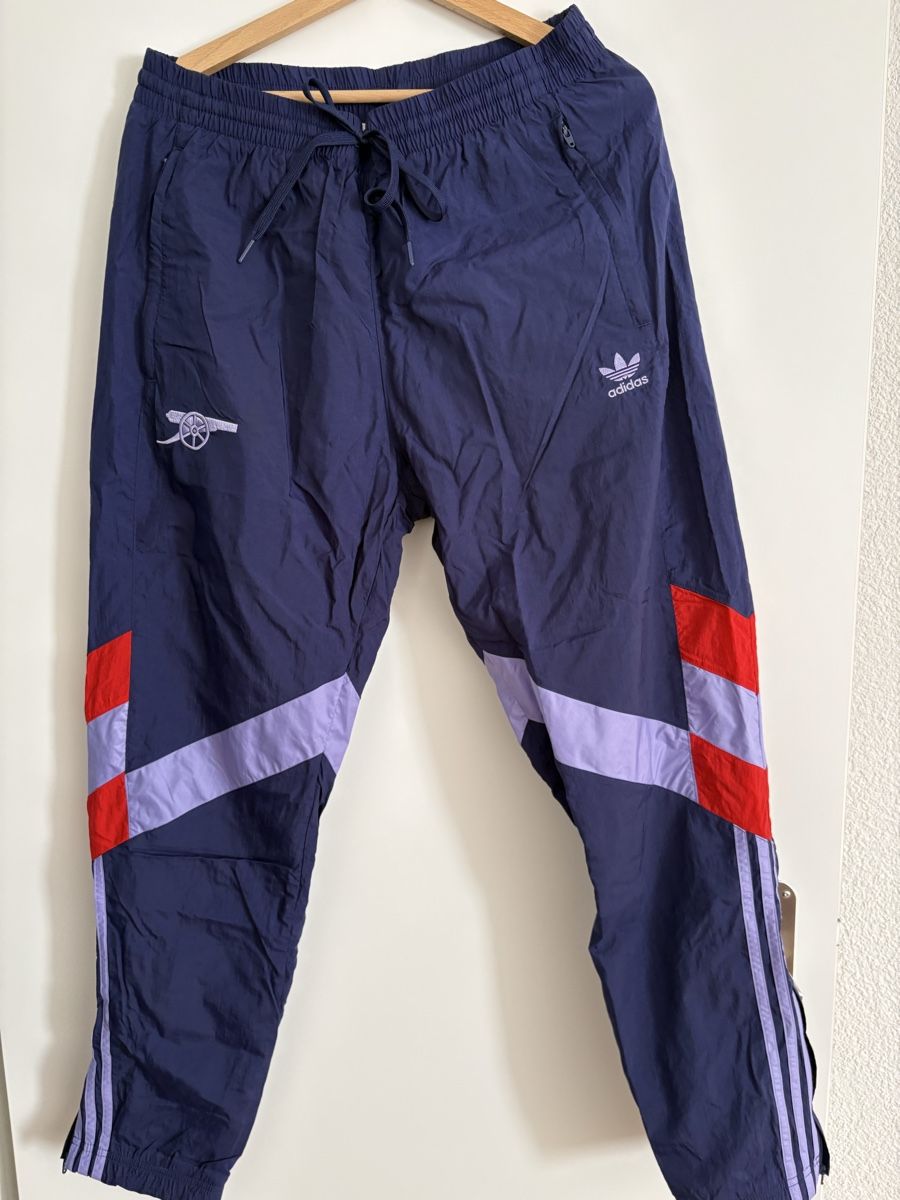 Adidas Pantaloni: Adidas Arsenal Trainerhose – Usato da Spiegel b. Bern venduto da Klc123